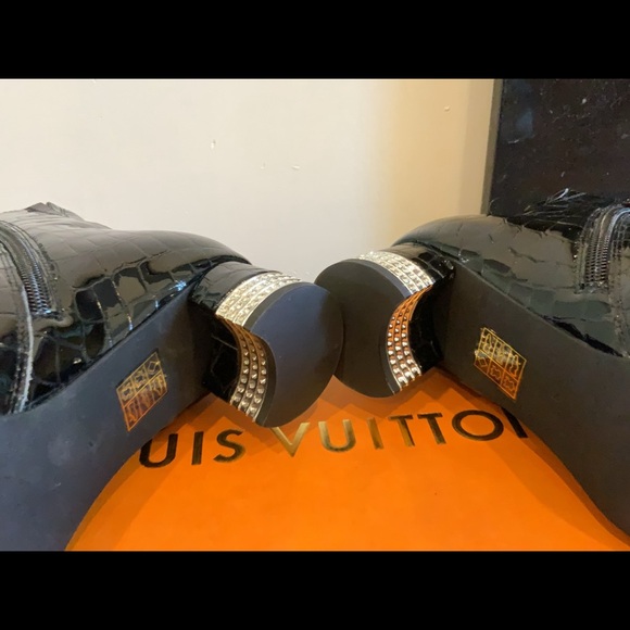 New&Beautiful Jeffrey Campbell Leather Booties.Sz8 - Picture 3 of 3